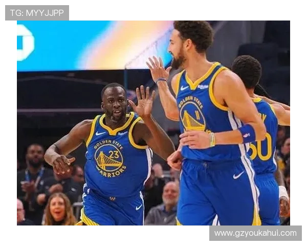 小卡上半场表现抢眼两分全中三分稍显失准罚球稳健贡献17分