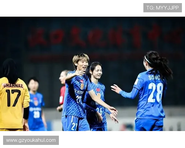 武汉女足外援奥乌苏错失绝佳机会踢中边网令人扼腕叹息